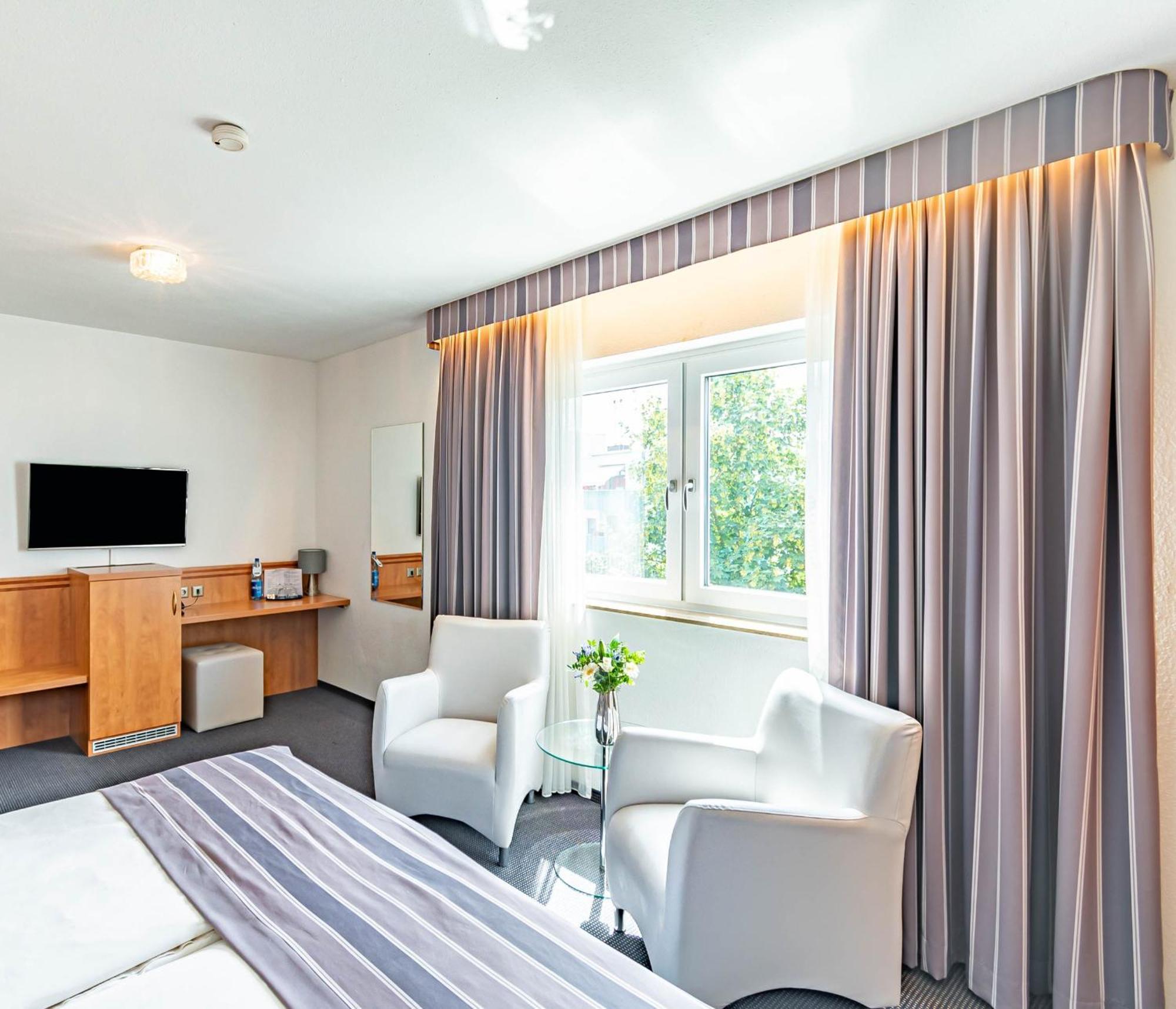 Parkhotel Sonnenberg Эльтвилле Экстерьер фото
