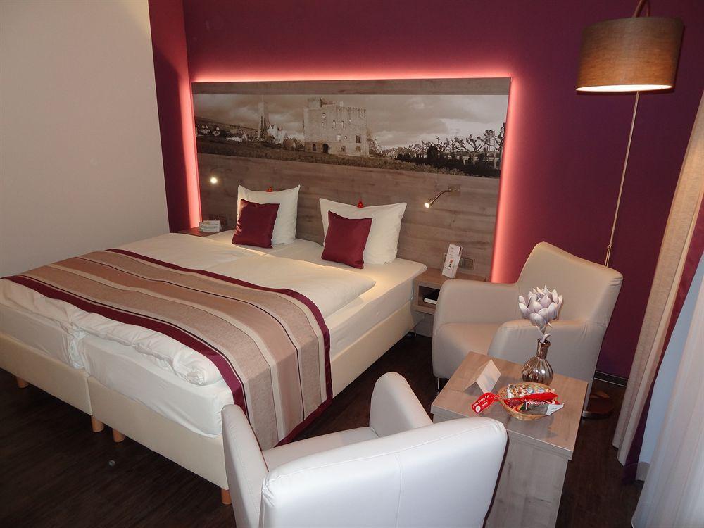 Parkhotel Sonnenberg Эльтвилле Экстерьер фото